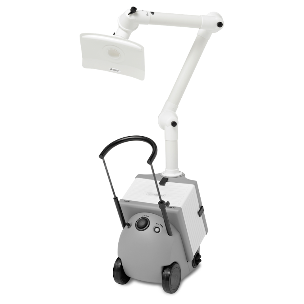 Grau-weißes Gerät mit Rollen und aufmontiertem Absaugarm