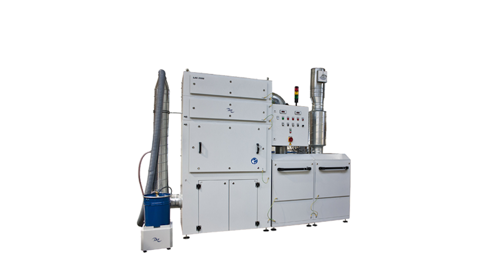 Individuell entwickelte Absaug- und Filteranlage. Maschine vor weißem Hintergrund